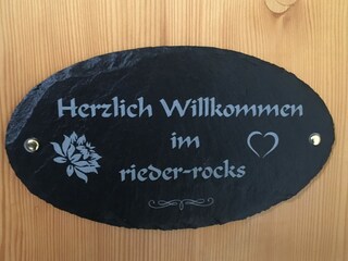 Willkommensschild Eingang
