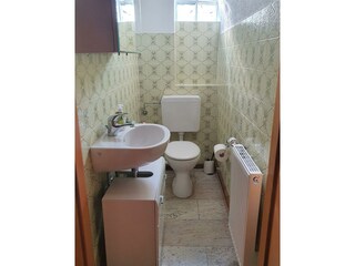 Kleines Gäste-WC im Obergeschoss