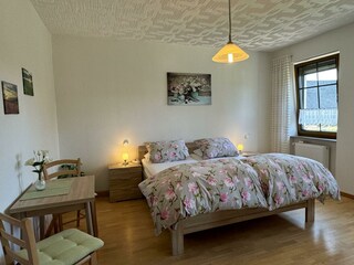 Schlafzimmer (1)
