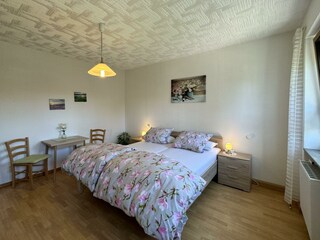 Schlafzimmer (2)