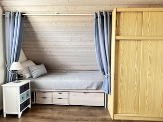 Schlafzimmer im Obergeschoss mit  Einzelbetten