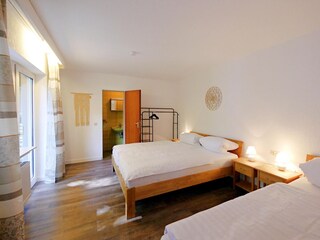 Campus OBERSTUFE - Schlafzimmer 1 (3 Personen) mit Bad