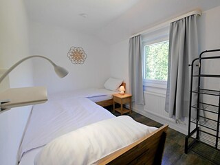 Campus OBERSTUFE - Schlafzimmer 3 /2 Einzelbetten)