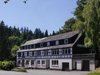 Das Klassentreffen - große Fahrradgarage