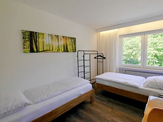 Schlafzimmer 2 mit zwei Einzelbetten