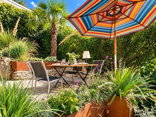 Ca. 10 m² große Terrasse mit traumhafter Panorama-See- und Bergsicht