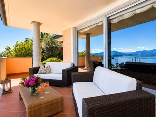 Ca. 33 m² großer, teilüberdachter Balkon