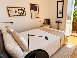 Schlafzimmer mit Doppelbett