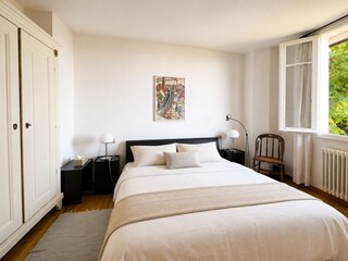 2. Schlafzimmer mit Doppelbett