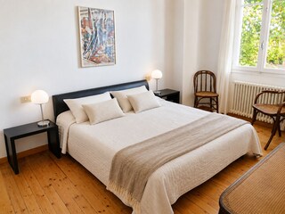 2. Schlafzimmer mit Doppelbett