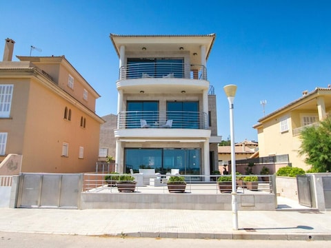 Villa Innenpool und Meerblick