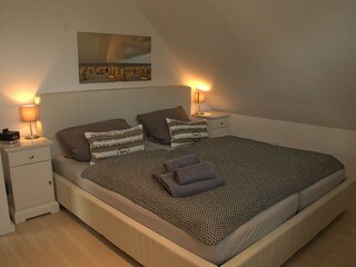 Schlafzimmer 3  mit TV