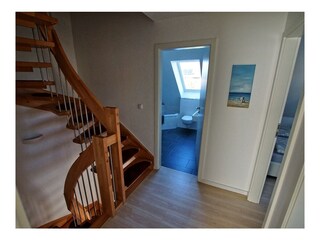Flur OG mit Zugang zu den Schlafzimmer und Bad