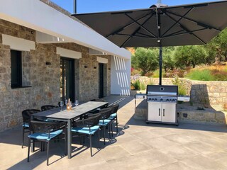 Villa Navira - Grillen mit einem Napoleon Profi Gas BBQ