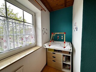 Kinderzimmer DG mit Wickeltisch