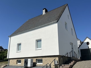 Ferienhaus-Sonnenterrasse-Kleverberg_24_Aussenansi