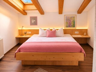 Schlafzimmer 5