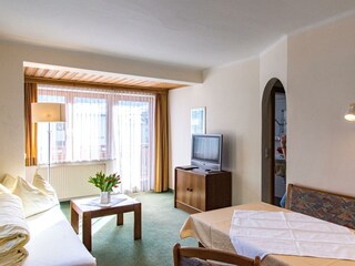 Appartements-Monuth-Appartement15-Wohnraum-Bild2