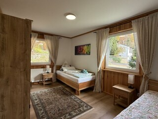 Schlafzimmer 1 (2 Einzelbetten)