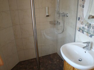 Gästehäuser Am Nibelungensteig- Badezimmer