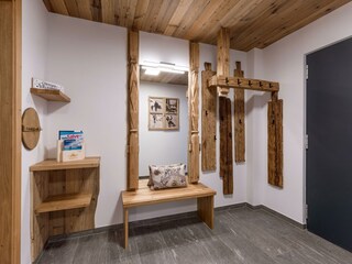 Itter_Ferienhaus_Schneidermascht_Garderobe