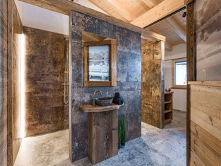 Itter_Ferienhaus_Schneidermascht_Wellness_Dusche