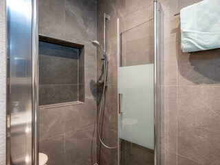 Dusche (c) Hannes Dabernig