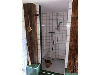 Dusche im Saunabereich