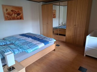 Schlafzimmer 1_2