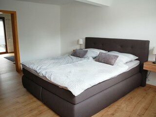 Schlafzimmer Bild 2
