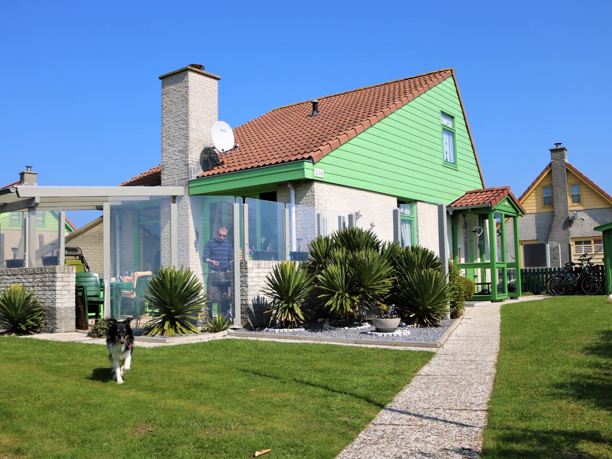 Ferienhaus mit überdachter Terrasse