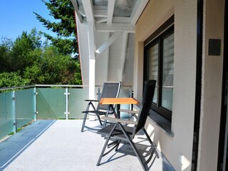 Balkon mit Möbeln