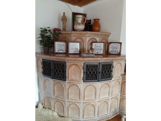 Kachelofen im Wohnzimmer