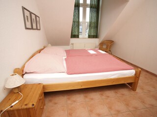 2. Schlafzimmer