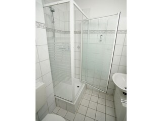 Badezimmer mit einer Dusche