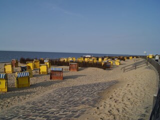 Sandstrand mit Strandkörben