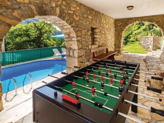 Spiele beim Pool