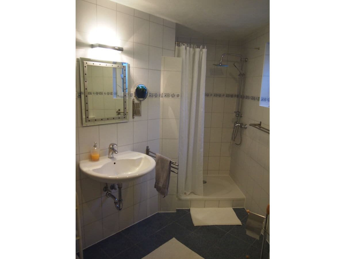 Badezimmer Ansicht 2