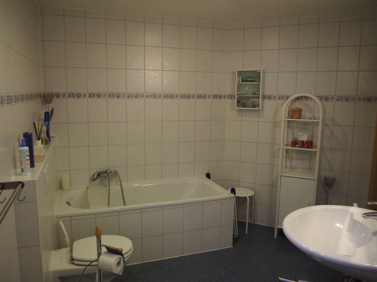 Badezimmer Ansicht 1