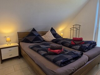 Schlafzimmer 2