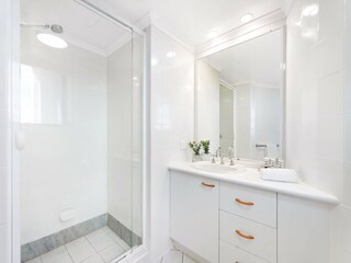 Apartment Broadbeach Features 17