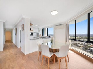 Apartment Broadbeach Features 18