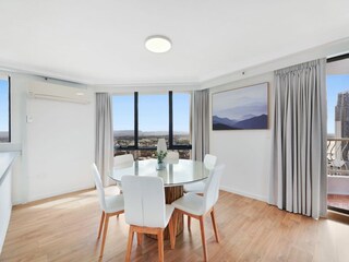 Apartment Broadbeach Features 19