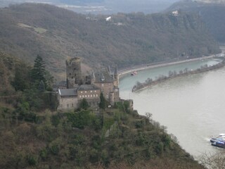 Burg Katz vom Dreiburgenblick aus