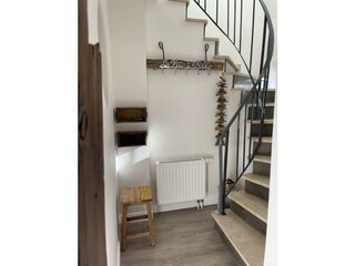 Treppe zum Obergeschoß