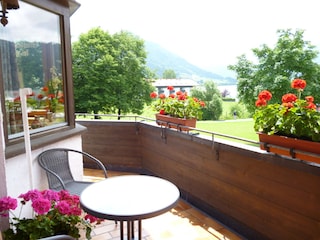 Südbalkon-Aussicht See + Berge