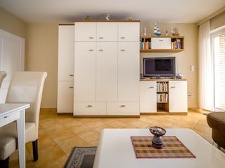 Schrankwand mit integrierter Bettfunktion