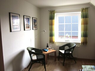 Sitzgruppe im großen Elternschlafzimmer