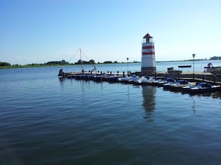 Bootsverleih direkt am Hafen