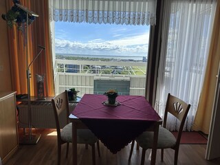 Esstisch mit tollem Blick